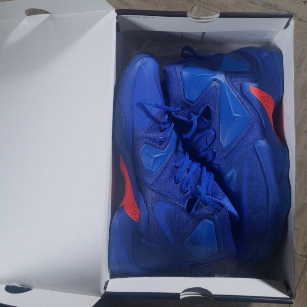 NikeID Lebron XIII
